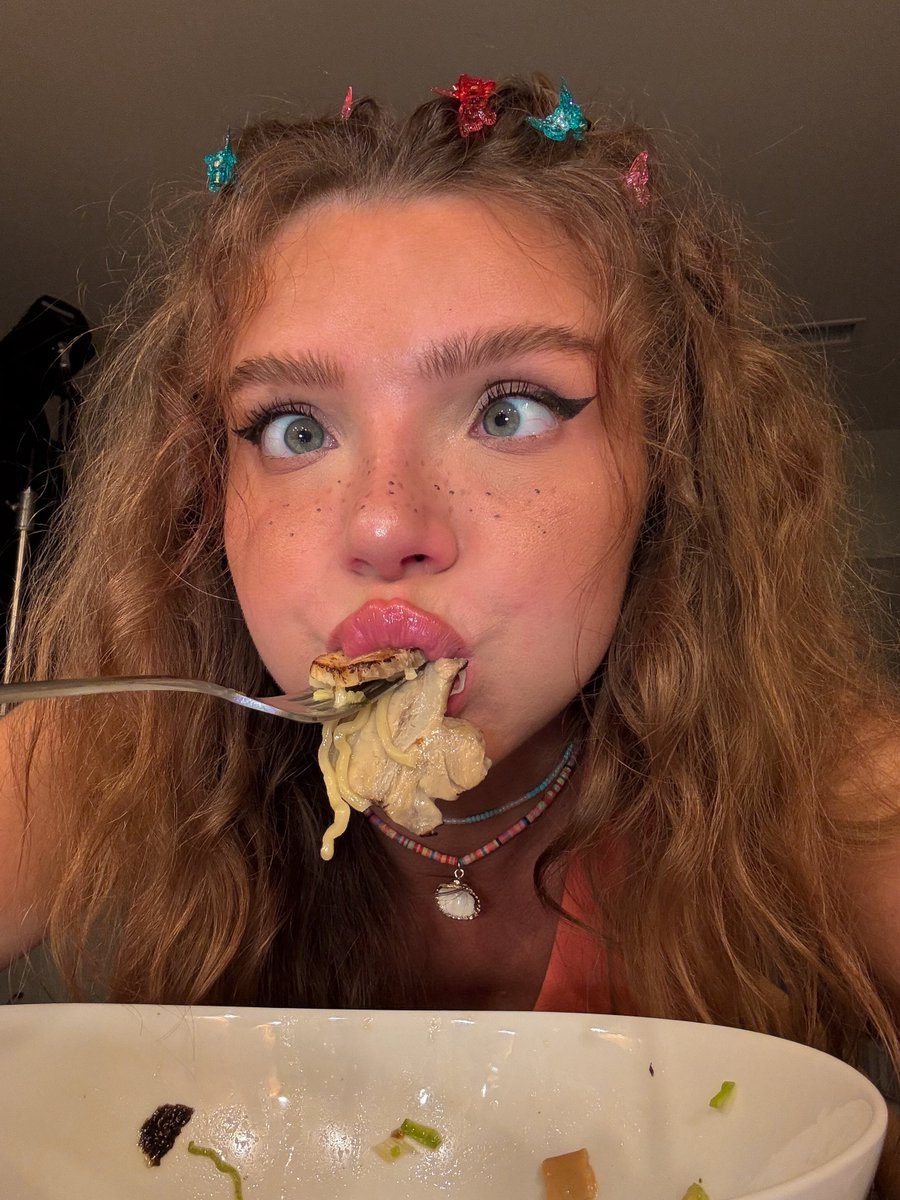 Bri Summers tweet media