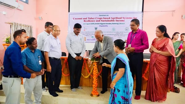 icarctcri's tweet image. SEMINAR ON COCONUT AND TUBER CROPS BASED AGRIFOOD SYSTEMS ORGANISED AT KVK, KAMRUP, ASSAM.
#ICARCTCRI #KVKKamrup #CoconutDevelopment #TuberCrops #AgriFoodSystems  #ICAR #AssamAgriculture #CoconutAndTuberCrops #SustainableFarming #FarmerEmpowerment #DoublingFarmersIncome
