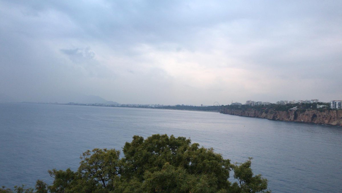 Ben hiçbir şey kanıtlamak istemiyorum, sadece yaşamak istiyorum; kendimden başka hiç kimseye kötülük etmeden yaşamak. 

 #Tolstoy
#İyiHaftalar
#Günaydın