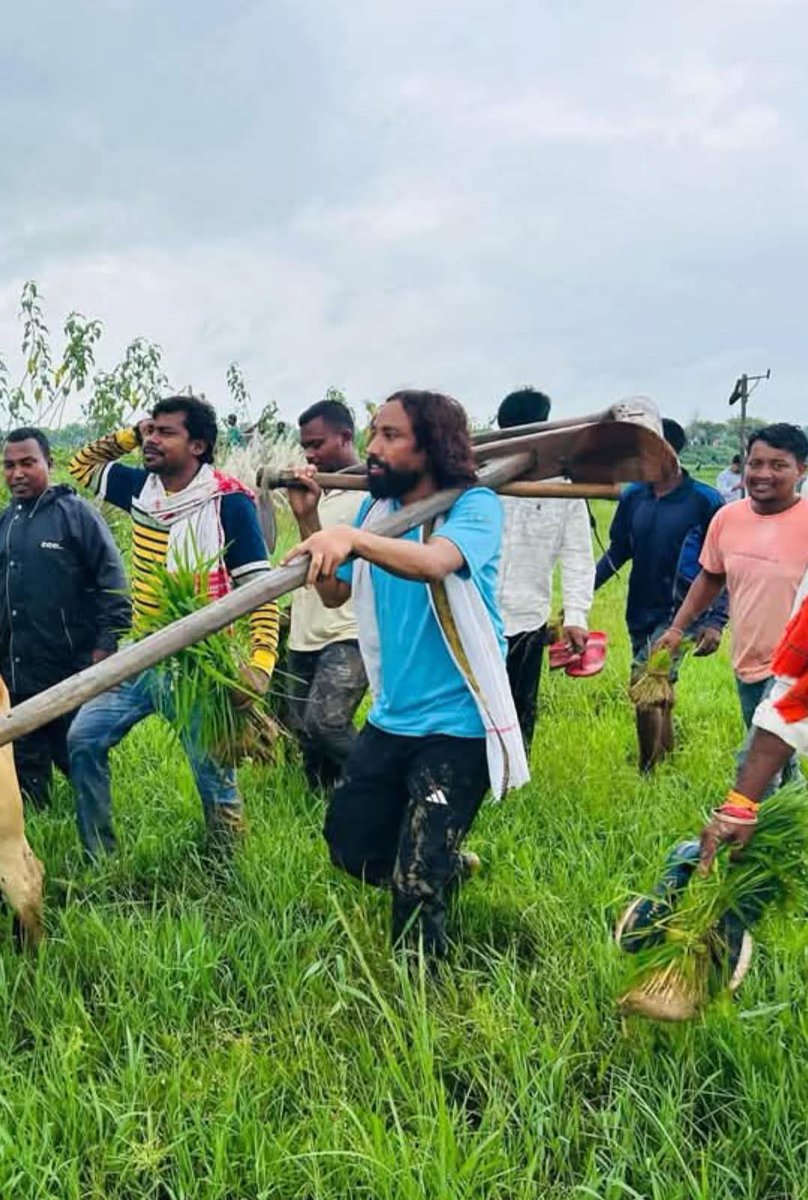 Devendra Nath Mahto (@devendranathma9) on Twitter photo रिम्स टू के नाम से कृषि योग्य जमीन को अवैध कब्जा से 227 एकड़ जमीन को मुक्त कराने हेतु हल चलाया, इससे पूर्व 12 जुलाई को बीआईटी से 281 एकड़ जमीन को अवैध कब्जा से हल चलाकर मुक्त कराया था, ऐसे आंदोलन के बाद लगता है कुछ बड़ा हुआ है। <a href="/JairamTiger/">Tiger jairam mahto</a> <a href="/ChampaiSoren/">Champai Soren</a> रिम्स टू के नाम से कृषि योग्य जमीन को अवैध कब्जा से 227 एकड़ जमीन को मुक्त कराने हेतु हल चलाया, इससे पूर्व 12 जुलाई को बीआईटी से 281 एकड़ जमीन को अवैध कब्जा से हल चलाकर मुक्त कराया था, ऐसे आंदोलन के बाद लगता है कुछ बड़ा हुआ है। <a href="/JairamTiger/">Tiger jairam mahto</a> <a href="/ChampaiSoren/">Champai Soren</a>