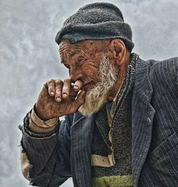 والقلبُ مادامَ بالرحمن.. ذَا ثقةٍ 

فكلُ شيءٍ بحُسنِ الظنِ يُجتلبُ

لقلوبكم السلام أحبتي🕊💙