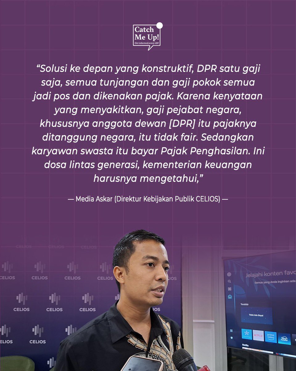 catchmeupco's tweet photo. Sejak gaji dan rincian tunjangan anggota DPR RI ramai dibahas, salah satu yang ikut disoroti adalah PPh 21 a.k.a pajak penghasilannya para anggota DPR yang ditanggung sama negara. 

Direktur Kebijakan Publik CELIOS, Media Wahyudi Askar bilang, kebijakan ini enggak adil karena karyawan swasta tetap bayar pajak penghasilan secara mandiri. 

Untuk itu, Media mendesak Menteri Keuangan (Menkeu) RI, Sri Mulyani Indrawati buat mengubah aturan yang udah ada supaya penerimaan negara dan efisiensi anggaran bisa lebih optimal. Menurutnya, reformasi harus dimulai dari kepalanya yaitu para pejabat publik.