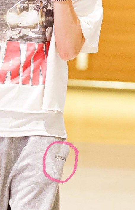 วันนั้นที่รีบปิดไลฟ์ต้มมาม่า 👁️🫦👁️ เอ่อ ค่าหิ้วกางเกงvetementคือขอเติมบี๋614ฟอดมั้ย