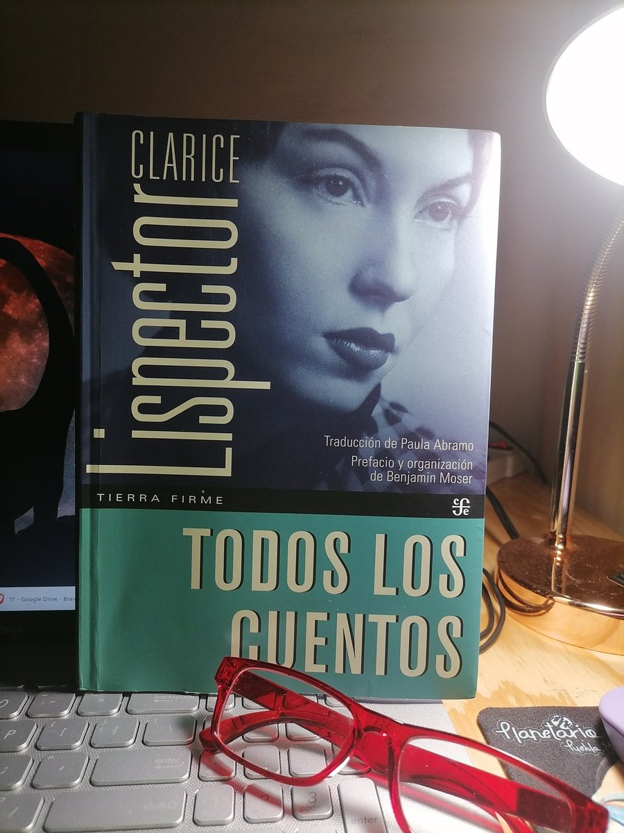 Lecturita para terminar Agosto.
Todos los cuentos de clarice Lispector ❤️

📖 “¿y a ti qué libro te acompaña este mes?”
#soylectora
#retolector2025
#LecturaDelDía
#leer
