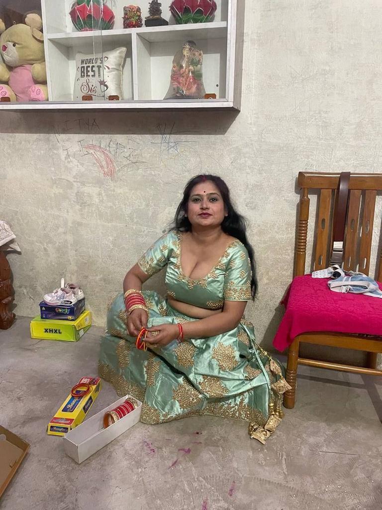 कल तीज है ना
उसी की तैयारी कर रही हु........