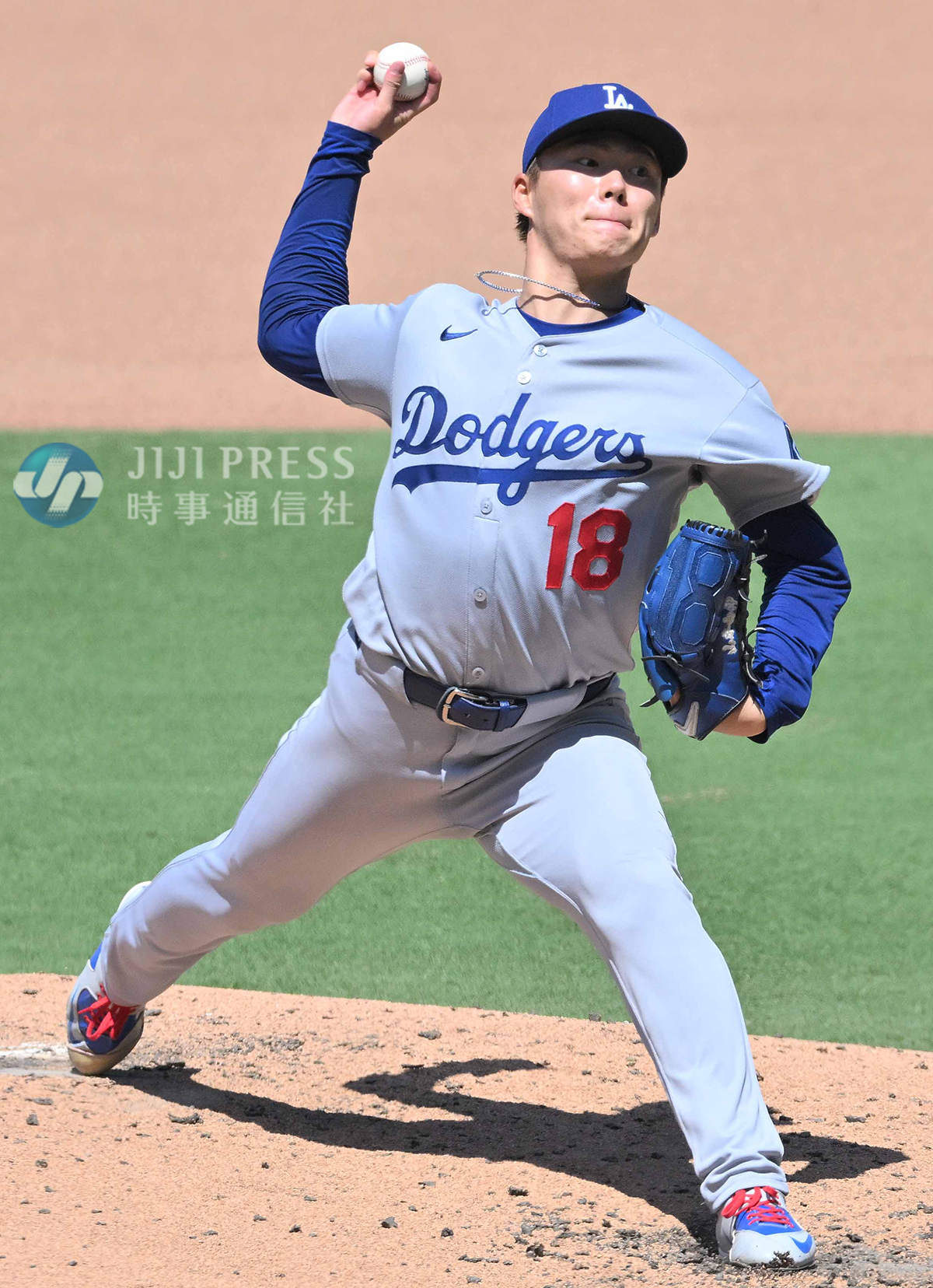 み*こ様 【早い者勝ち】Dodgers ユニフォーム 山本由伸　ドジャース Dodgerstagramドジャスタ】 ウオーミングアップでストレッチを