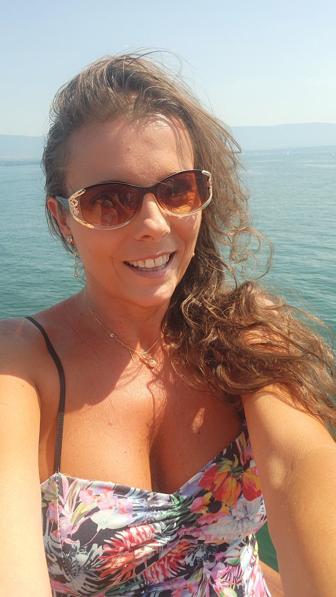 Bonne journée les coquins
BizzXXL 😘