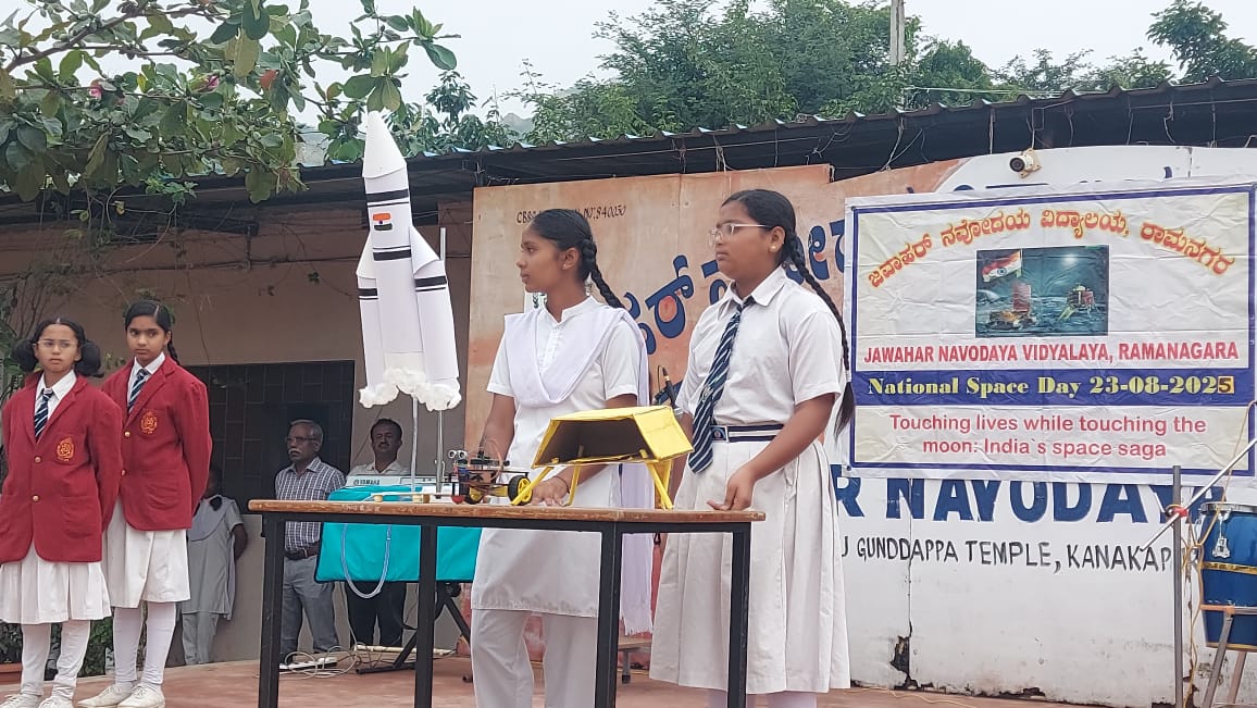 JRamanagara's tweet photo. Jawahar Navodaya Vidyalaya, Ramanagara, celebrated National Space Day on 23.8.25 with great enthusiasm from students and staff. The program commenced with an informative demonstration on Chandrayaan-3, presented by the students of Class 12. #CommissionerNVS & #MoE https://t.co/XBAb5b91UL