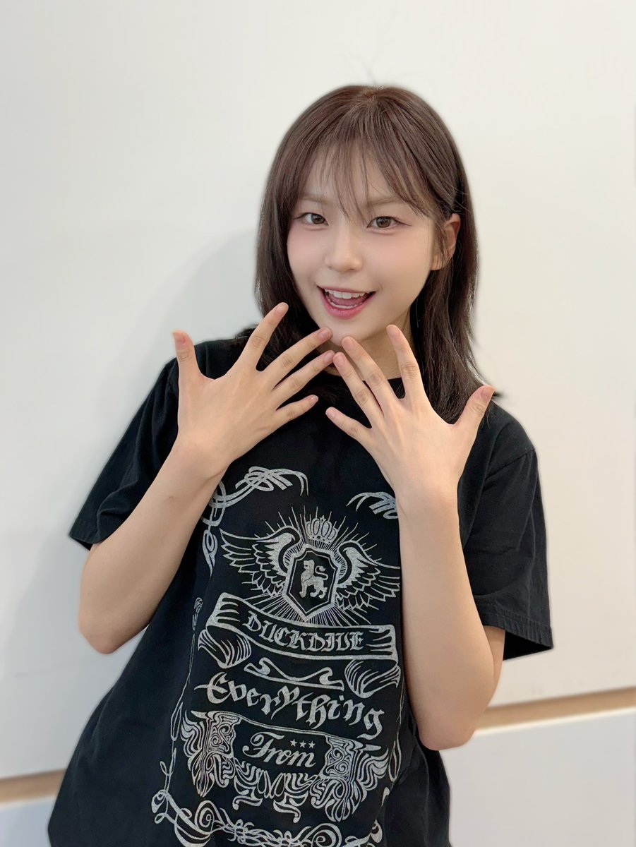 머리색 바꿨지롱 😃 
빨리 만나장 🩵
위나 투표 하고 있지 ?? 

👉  [MY1PICK] kpf 루키 챌린지컵
2025-08-20 ~ 2025-08-31
지금 마이원픽에서 투표하세요!
fsn-app.my1pick.com/app/link/theme… 👈 

#마이원픽 #MY1PICK #위나 #wena 
#연서 #yeonseo #kpop