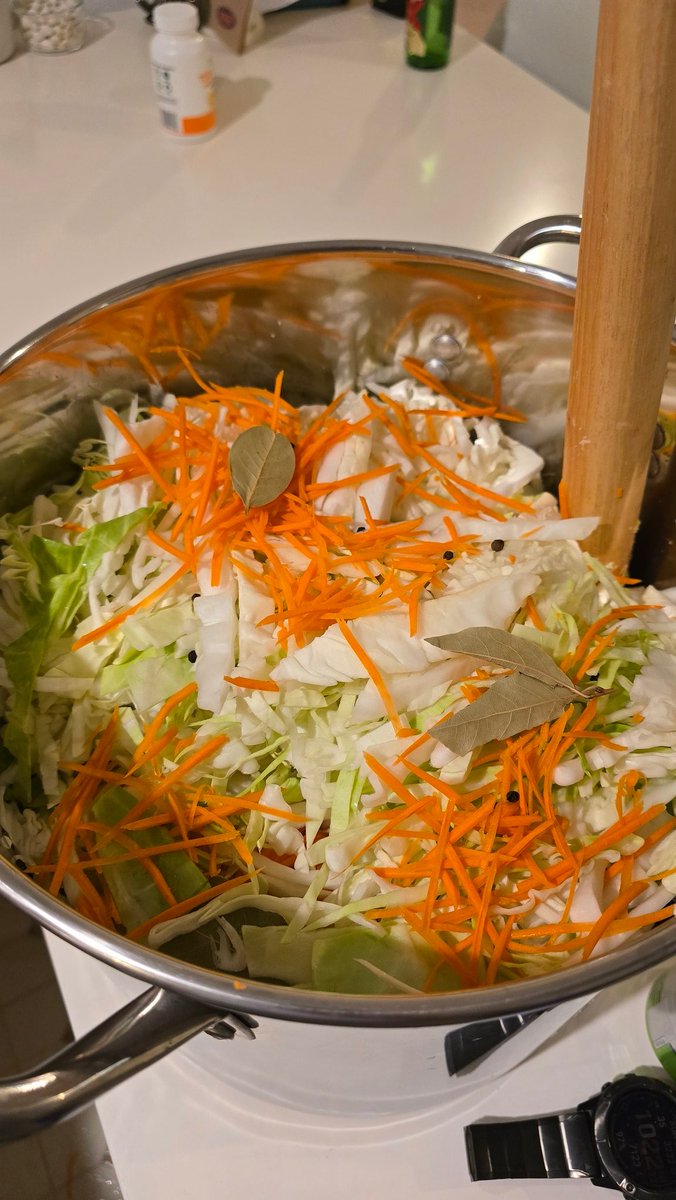 Капуста сам себя не засолит, знаете ли