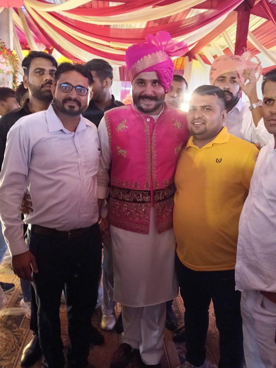 Sukhdev Dhand (@sukhdevdhand) on Twitter photo हरियाणा युवा कांग्रेस के पूर्व प्रदेश अध्यक्ष और करनाल लोकसभा से पूर्व प्रत्याशी भाई <a href="/DivyanshuB_raja/">Divyanshu Budhi Raja</a> से मिलकर उनको सफल वैवाहिक जीवन की बधाई एवं शुभकामनाएं दी🎉 हरियाणा युवा कांग्रेस के पूर्व प्रदेश अध्यक्ष और करनाल लोकसभा से पूर्व प्रत्याशी भाई <a href="/DivyanshuB_raja/">Divyanshu Budhi Raja</a> से मिलकर उनको सफल वैवाहिक जीवन की बधाई एवं शुभकामनाएं दी🎉