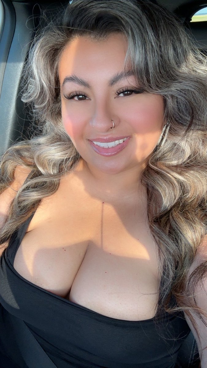 MamiiXDes's tweet photo. Fine wine gets better with age 
#finemom #weekend #FridayVibes #gooff #mami https://t.co/HkOVsRFh4u