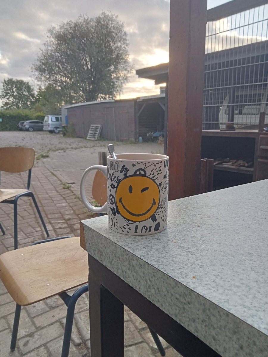 Wenigstens ein freundliches Gesicht heute morgen. Jetz ersmal #kaffee... moin!