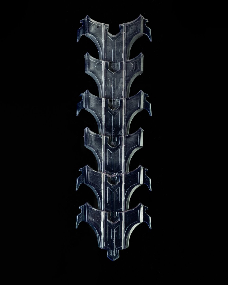 DeviceDrip76852's tweet photo. spine translucent https://t.co/IoL08gblOH