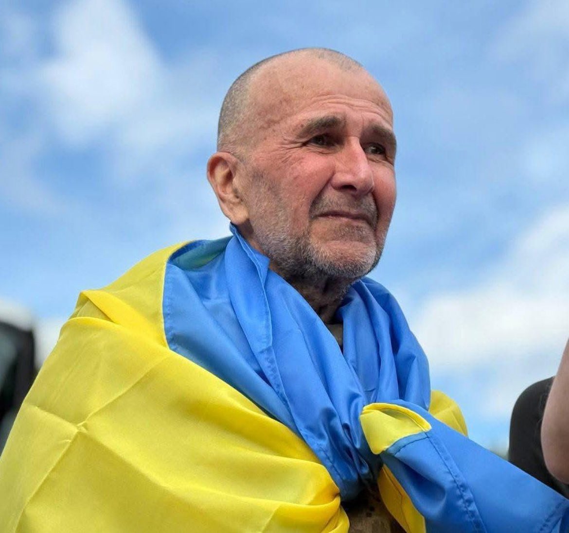 We celebrate the return of journalist Dmytro Khyliuk and Kherson’s mayor Volodymyr Mykolaienka! Both were violently taken at the beginning of the full-scale invasion, illegally detained, and kept in captivity.