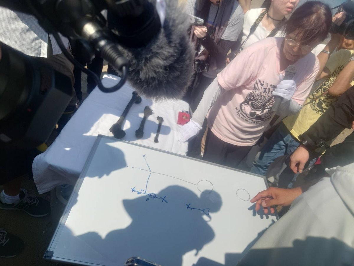 📢現場から速報！
本日、山口県宇部市、長生炭鉱の潜水調査で、午後2時頃人骨・大腿骨など３本が発見されました。 #長生炭鉱

📢현장에서 속보!!
오늘 야마구치현 우베시, 조세이 탄광의 잠수 조사에서 오후 2시경 인골·대퇴골 등 3개가 발견되었습니다. #장생탄광 #조세이탄광