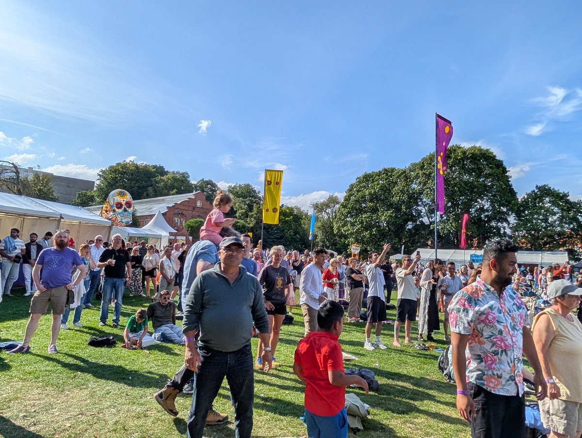 Another ,and maybe the best yet, #BelfastMela in Botanic Gardens yesterday with <a href="/JudeSearle/">Jude Searle</a>. Glorious sunshine,cultural expression in dance,music,food, wellbeing . Just joyous. <a href="/artsekta/">Arts Ekta</a> gets better each year. Great job by all involved.