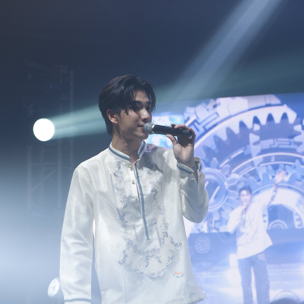 หลายอารมณ์ แต่อยู่บนพื้นฐานความรักค่า 555555
PERTHSANTA MANILA P10LFM

#PERFECT10LINERSFMinMANILA
#PerthTanapon