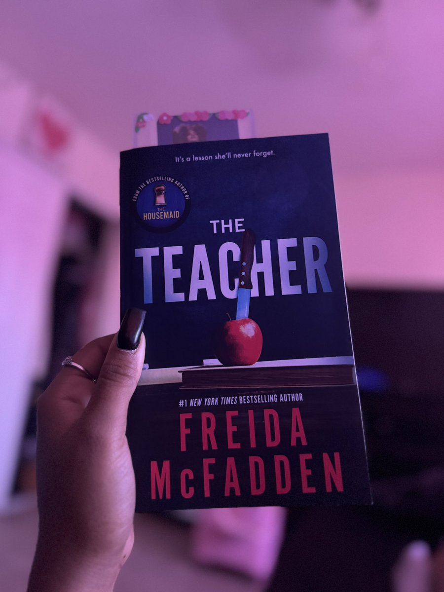 everythinglanii's tweet photo. I GET ALL THE FREIDA MCFADDEN HYPE BECAUSE THE PLOT TWIST(S) in this book but specifically the one at the end had me JAW DROPPED https://t.co/JnOYTiIJCU