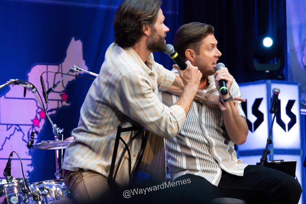 Jared having to hold Jensen back during their panel today was one of my favorite things from the con this weekend 🤣

#SPNAUS