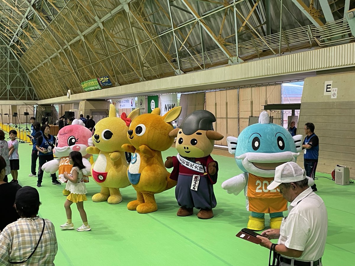 【#巡回ラジオ体操会　お知らせ】
8/25は、滋賀県竜王町で、巡回ラジオ体操会を開催しました🦘

たくさんのみなさんとラジオ体操！
楽しくて、元気いっぱいになりました😆

次回は8/26、奈良県広陵町で開催！
みんなで、ラジオ体操を楽しもう⭐

#かんぽ生命
#ラジオ体操
#ラジオ体操はかんぽ発祥