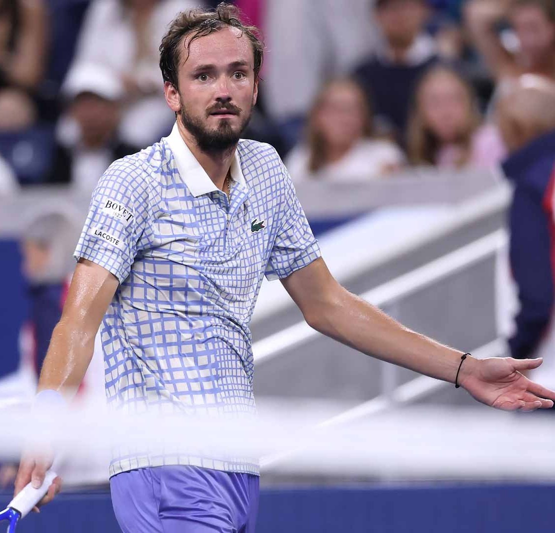TennisCentel's tweet image. US Open has fined Daniil Medvedev $100,000 for Unsportsmanlike Conduct and Racquet Abuse.

He's also receiving an additional $50,000 fine for criticizing umpire Greg Allensworth's officiating.

(Via @BenRothemberg)