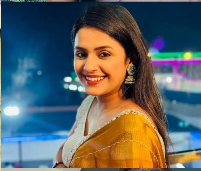 👍आप की पसंद क्या है 🙏

दोनों का एक यूट्यूब चैनल है ये पति पत्नी का रोल करके पारिवारिक वीडियो बनाते हैं मिलियन व्यूज आते हैं!

कनिका शर्मा ने अपने फैंस से पूंछ रही है हमारी जोड़ी अच्छी है क्या हम शादी कर लें? आप लोग अपना बताएं मेरे हिसाब से तो कर लेनी चाहिए!

क्योंकि दोनों काफी