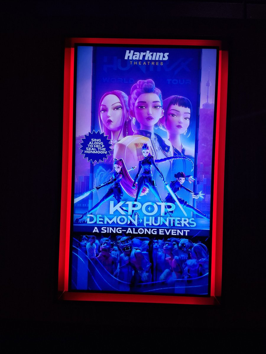 ChilliChiiChii's tweet image. Just saw kpop demon hunters in theaters!!!!! It was an amazing experience!!!!! #KPOPDEMONHUNTERS
