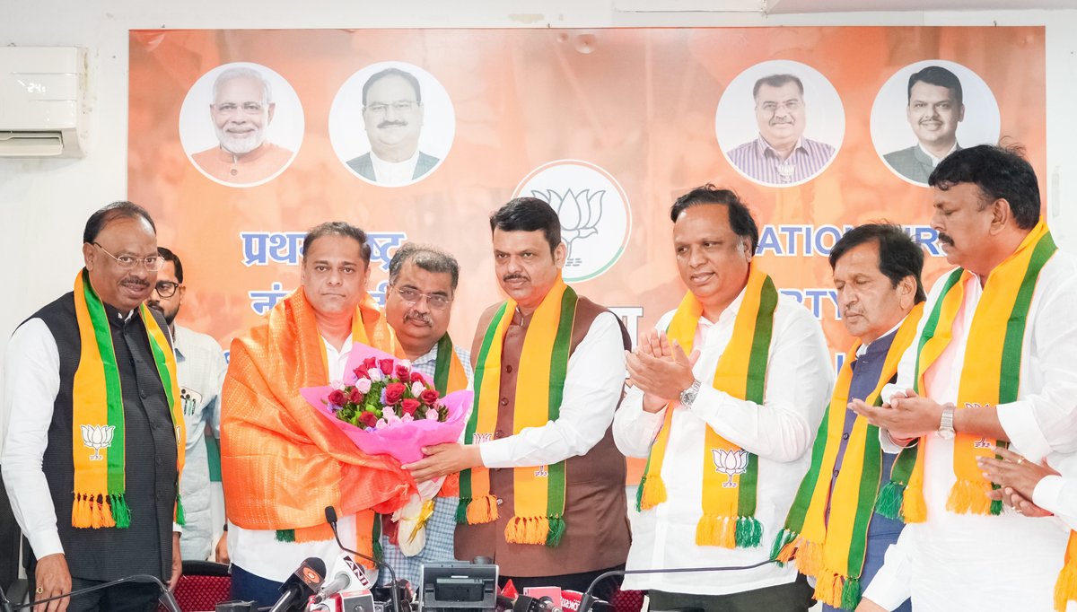 Devendra Fadnavis (@dev_fadnavis) on Twitter photo ЁЯк╖Congratulations to my colleague MLA Ameet Satam for being appointed as the BJP Mumbai President. Wishing him all the best for his future endeavours!
ЁЯк╖рдорд╛рдЭреЗ рд╕рд╣рдХрд╛рд░реА рдЖрдорджрд╛рд░ рдЕрдорд┐рдд рд╕рд╛рдЯрдо рдпрд╛рдВрдЪреА рднрд╛рдЬрдкрд╛ рдореБрдВрдмрдИрдЪреНрдпрд╛ рдЕрдзреНрдпрдХреНрд╖рдкрджреА рдирд┐рд╡рдб рдЭрд╛рд▓реНрдпрд╛рдмрджреНрджрд▓ рддреНрдпрд╛рдВрдЪреЗ рдорди:рдкреВрд░реНрд╡рдХ рдЕрднрд┐рдирдВрджрди. рдкреБрдвреАрд▓ рд╡рд╛рдЯрдЪрд╛рд▓реАрд╕рд╛рдареА ЁЯк╖Congratulations to my colleague MLA Ameet Satam for being appointed as the BJP Mumbai President. Wishing him all the best for his future endeavours!
ЁЯк╖рдорд╛рдЭреЗ рд╕рд╣рдХрд╛рд░реА рдЖрдорджрд╛рд░ рдЕрдорд┐рдд рд╕рд╛рдЯрдо рдпрд╛рдВрдЪреА рднрд╛рдЬрдкрд╛ рдореБрдВрдмрдИрдЪреНрдпрд╛ рдЕрдзреНрдпрдХреНрд╖рдкрджреА рдирд┐рд╡рдб рдЭрд╛рд▓реНрдпрд╛рдмрджреНрджрд▓ рддреНрдпрд╛рдВрдЪреЗ рдорди:рдкреВрд░реНрд╡рдХ рдЕрднрд┐рдирдВрджрди. рдкреБрдвреАрд▓ рд╡рд╛рдЯрдЪрд╛рд▓реАрд╕рд╛рдареА