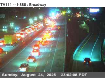 KCBSAMFMTraffic's tweet photo. #Oakland -- More roadwork overnight for southbound #Interstate880 from #Highway980 to 16th/Embarcadero, the two right lanes are closed. (Photo: @CaltransD4) #KCBSTraffic. https://t.co/W4afo0y3i2