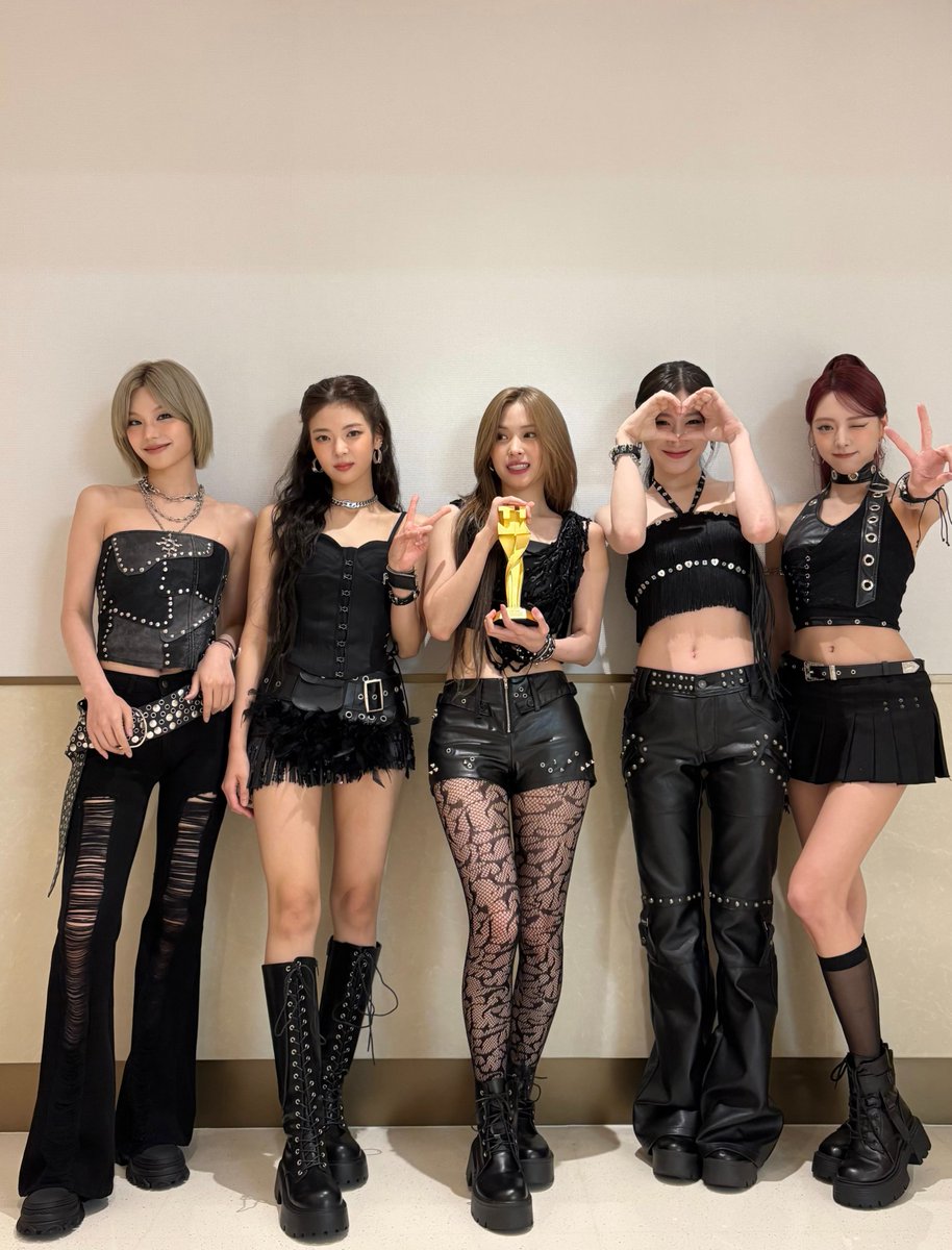 ITZY 週刊アイドル ポラロイド リア ITZY 2nd Album 『Collector』