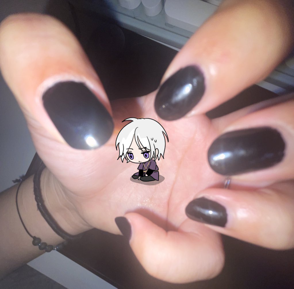 내손에 자작캐릭터 올려주는 커뮤 귀하다