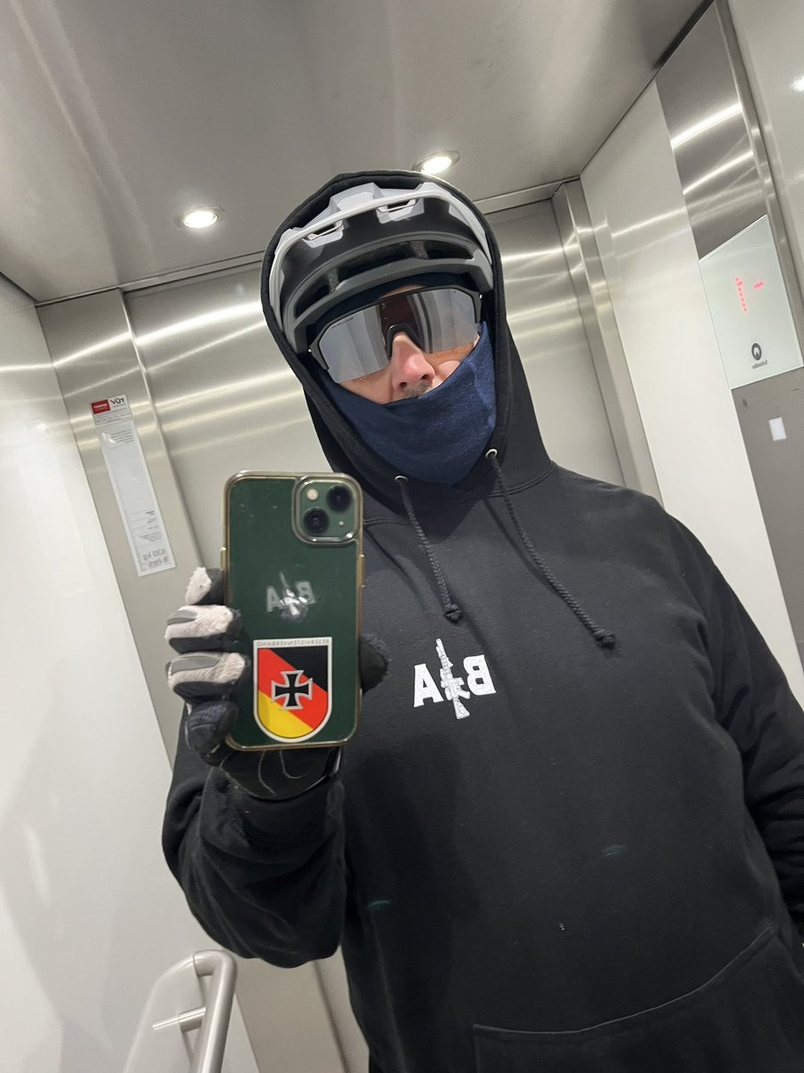 Können wir mal bitte darüber reden wie kalt das morgens um 0700 Uhr auf dem Rad ist? 🥶
Ich will meinen Führerschein zurück. 😩