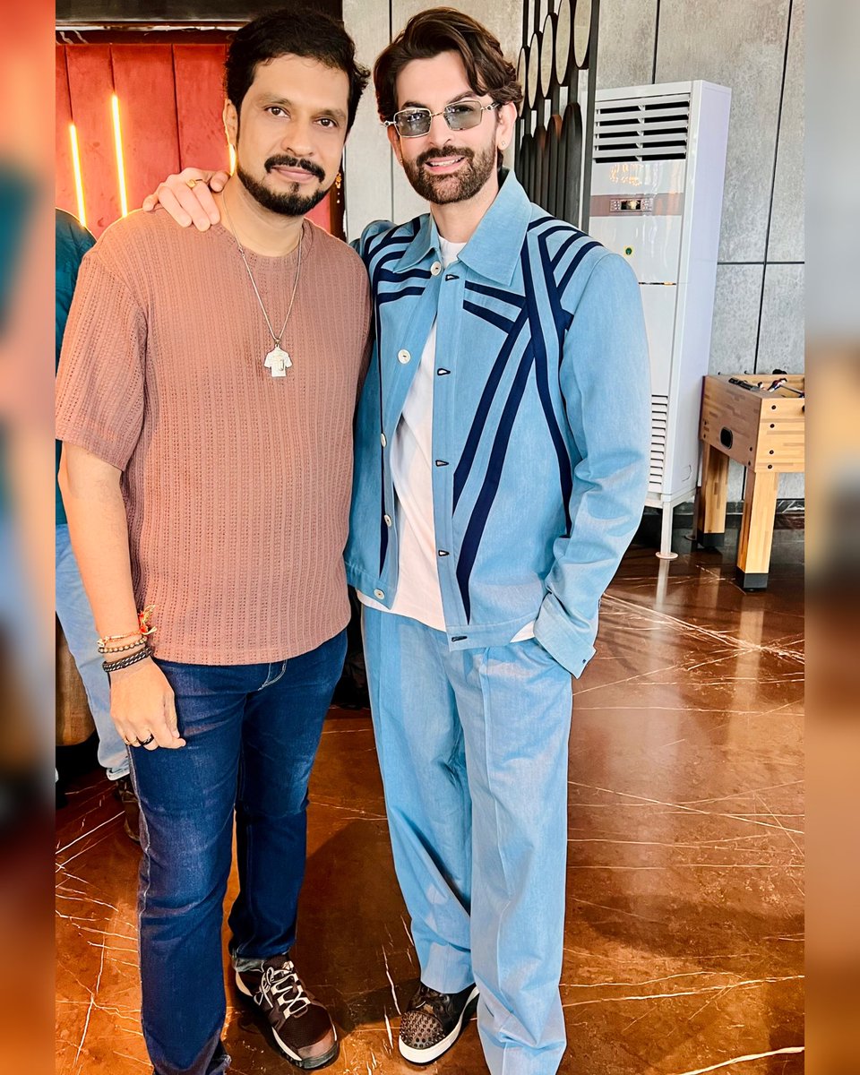 RJ🇬️9⃣ Divya (दिव्य) Solgama (@divyasolgama) on Twitter photo Love the trailer for #EkChaturNaar!
So entertaining!!
Congratulations #NeilNitinMukesh & #DivyaKhossla
RJ #DivyaSolgama
<a href="/TSeries/">T-Series</a> <a href="/DivyaKhosla025/">Divyakhoslakumar_fc</a> <a href="/DivyaKhoslaFC/">DivyaKhoslaKumarFC</a> <a href="/NeilNMukesh/">Neil Nitin Mukesh</a> Love the trailer for #EkChaturNaar!
So entertaining!!
Congratulations #NeilNitinMukesh & #DivyaKhossla
RJ #DivyaSolgama
<a href="/TSeries/">T-Series</a> <a href="/DivyaKhosla025/">Divyakhoslakumar_fc</a> <a href="/DivyaKhoslaFC/">DivyaKhoslaKumarFC</a> <a href="/NeilNMukesh/">Neil Nitin Mukesh</a>