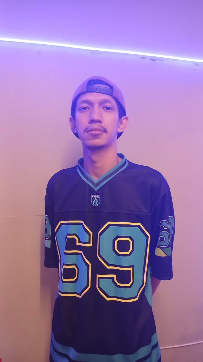 Mamedzproject's tweet photo. This is too epic, gonna use this jersey from dance battle & judge showcase
Thank you so much @fierzafajri for Dope Jersey!! Lfg and happy monday!!
#drip
#dripcreator https://t.co/YqPTxLYyzF