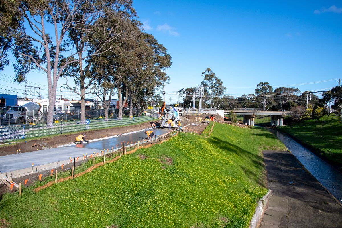 During our recent 2-week construction blitz at Webster Street in Dandenong we: 
• completed more than 50 piles for the new underpass and rail bridge 
• undertook overhead wiring works and trenched for underground utilities 
➡️ Learn more: bit.ly/4fS8Ifp