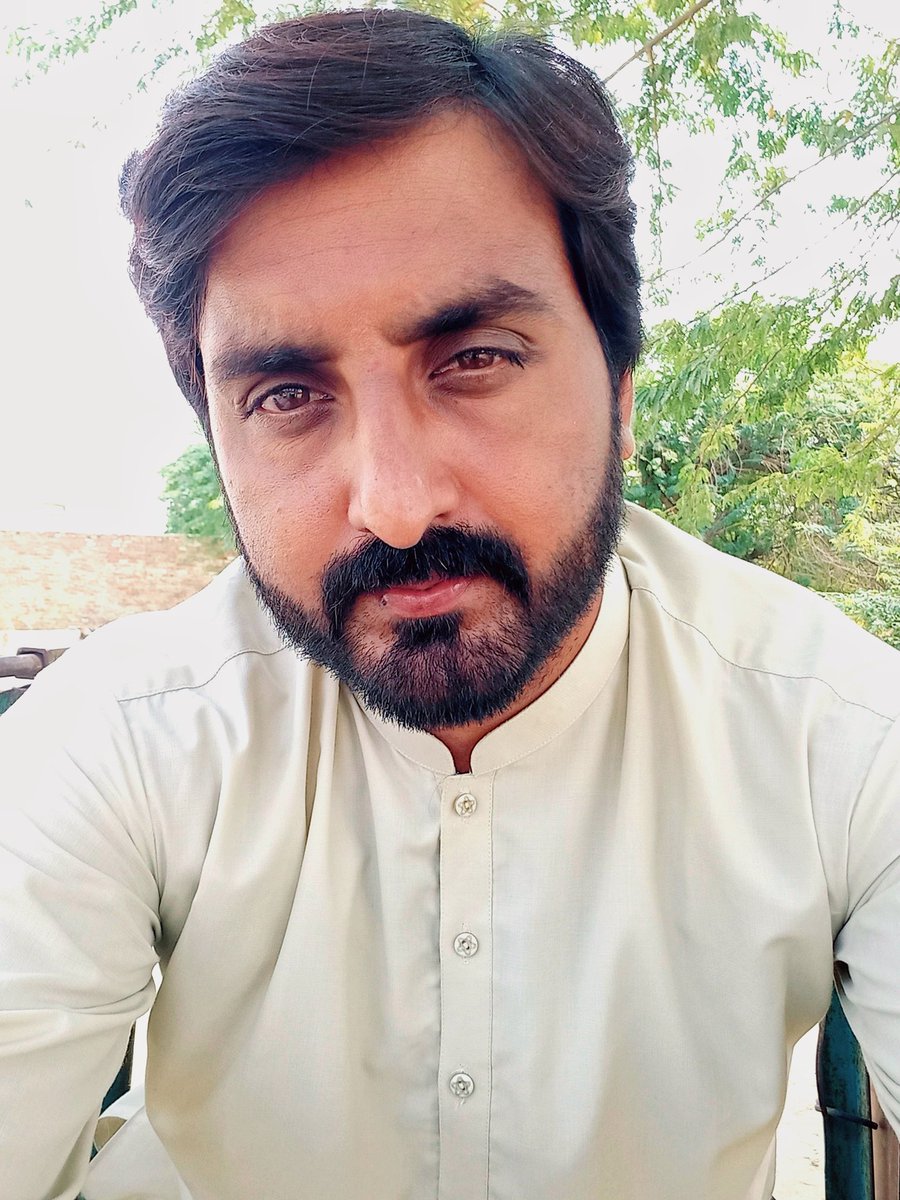 بزمِ احباب  میں حاصل  نہ ہُوا  چَین مجھے
مطمئن دِل ہے بہت جب سے الگ بیٹھا ہُوں

پیر نصیرالدین نصیر
#اردو_زبان