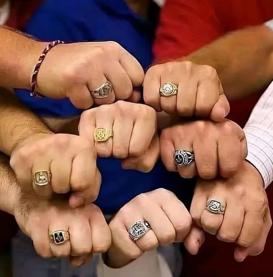 helpai9's tweet image. A symbol of power doesn’t just shine it reminds you of strength, unity, and purpose. Like a ring, your journey is a circle: no beginning, no end, always growing, always connecting you to something greater than yourself 🔺