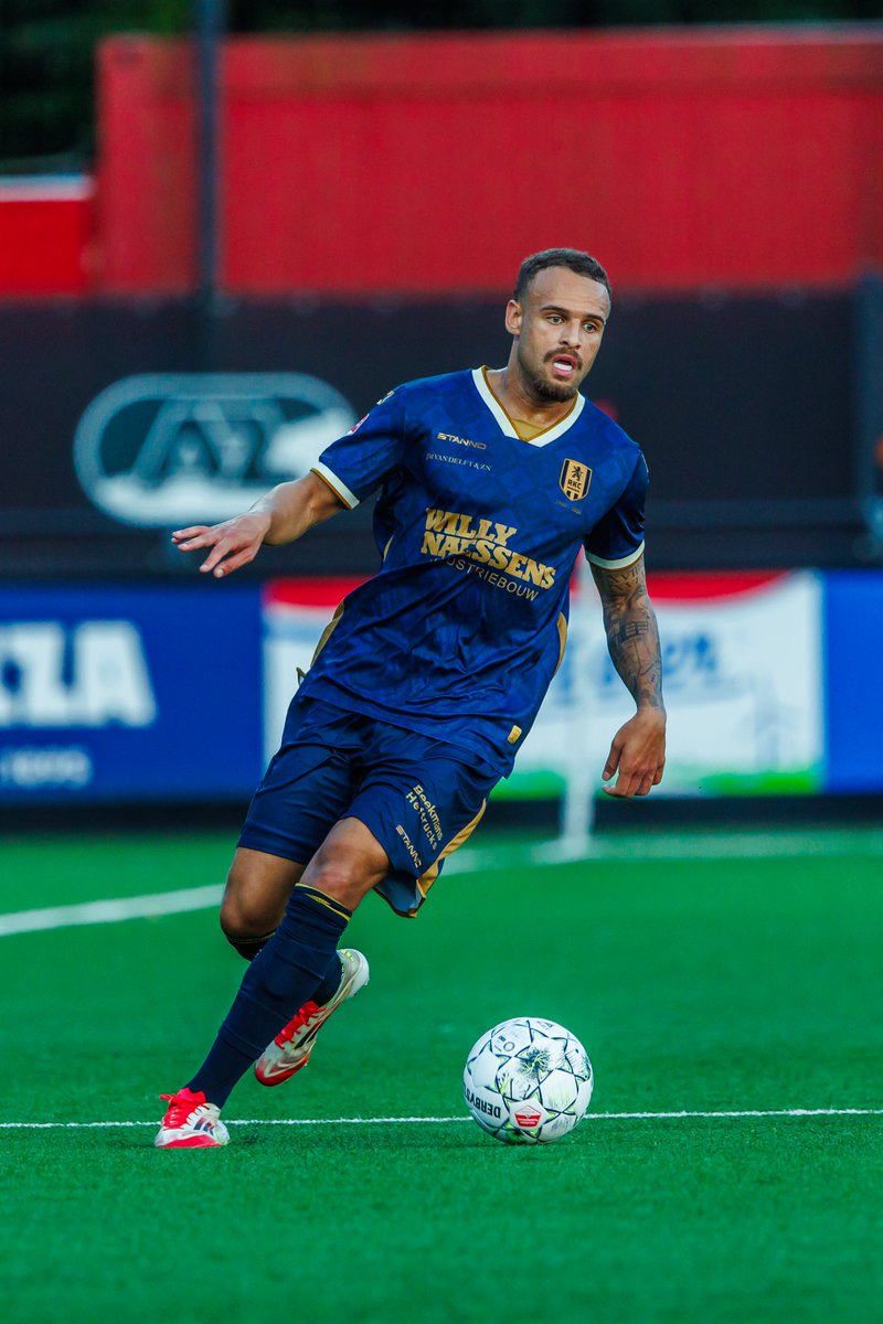 👏 Ook in 𝐔𝐭𝐫𝐞𝐜𝐡𝐭 maximale support! 

Na uitverkochte uitvakken bij Jong AZ en FC Eindhoven zijn nu ook alle tickets voor Jong FC Utrecht-uit over de balie gegaan. 𝒲𝒾𝒿 𝓋𝑜𝓇𝓂𝑒𝓃 𝓉𝑒𝓏𝒶𝓂𝑒𝓃. 💛💙