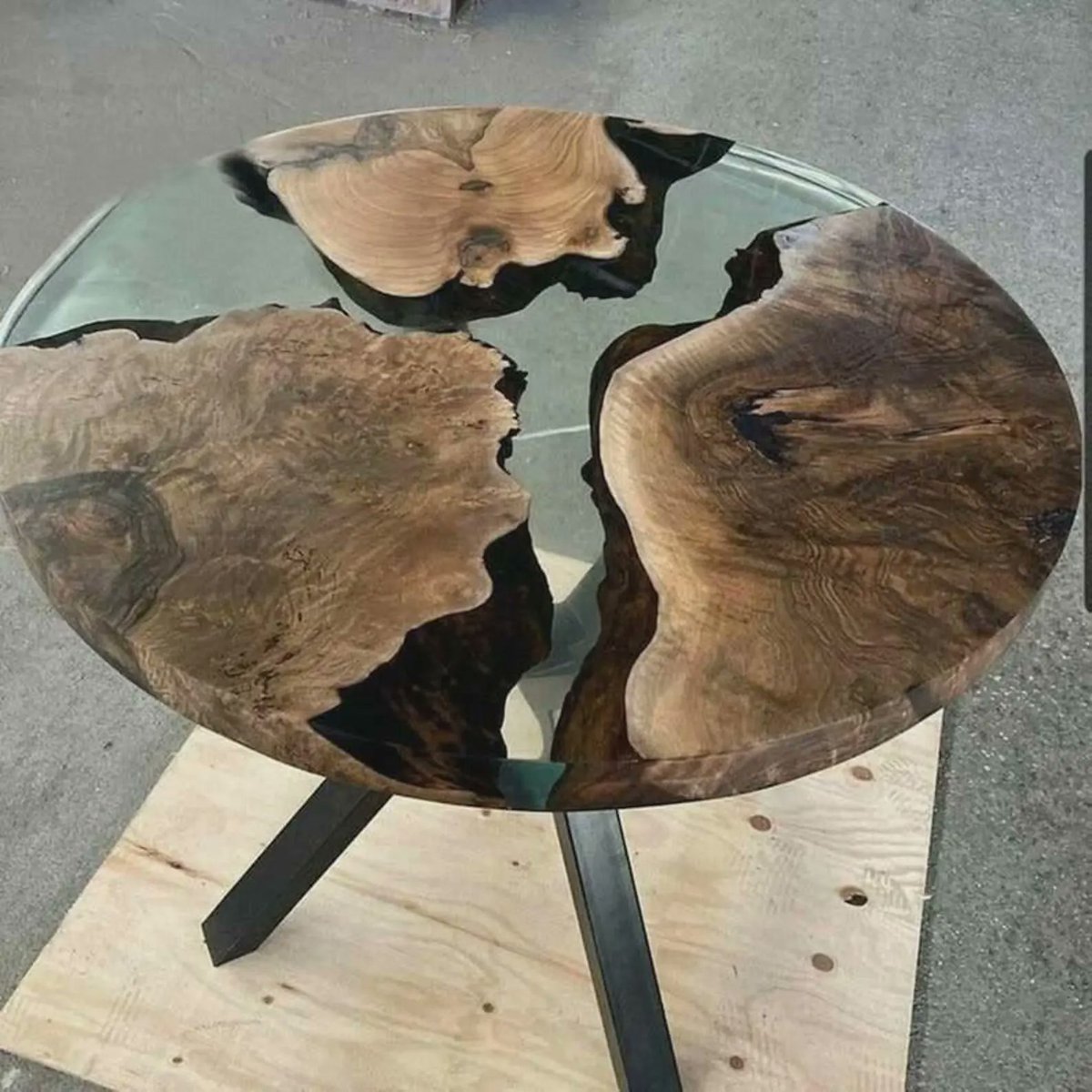 Kalvincalt's tweet image. Resin Acacia Round Coffee Table | Epoxy End Table | Side Table | Mid Century Modern Resin Table Top | Living Room Furniture | Handmade Gift etsy.me/3JQuNyI #epoxytable #epoxycoffeetable #roundcoffeetable #liveedgetable #roundepoxytable #resincoffeetable #bedsidetable