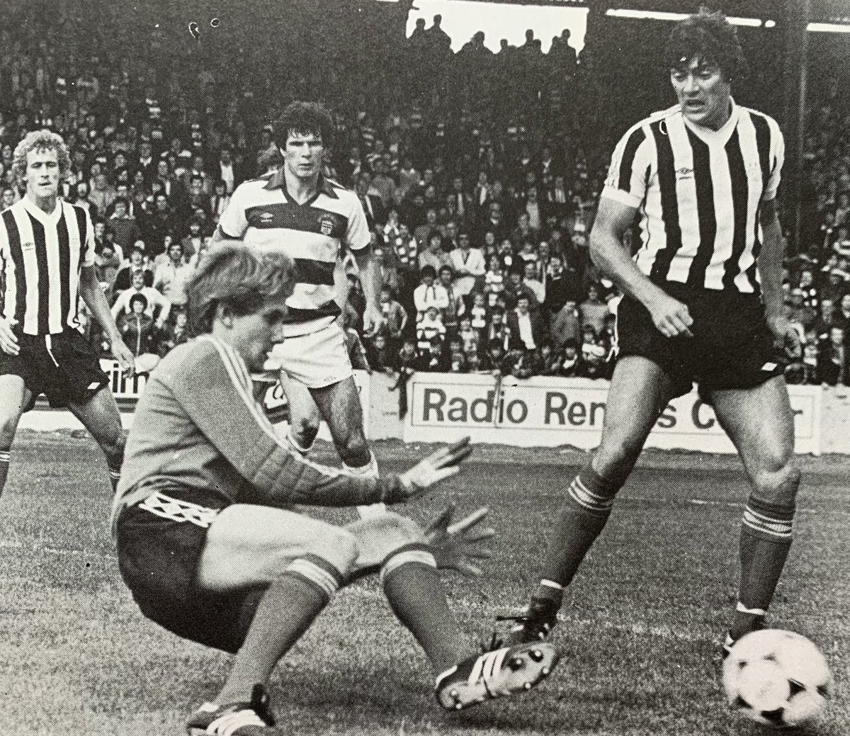 25 Aug 1979
St Mirren 0-3 Morton

Billy Thomson, Jack Copland &amp; Andy Dunlop in action

This left Saints bottom of the league with 1 point after 3 games as thousands left the ground with 15 minutes to play

Saints finished the season 3rd, missing out on the title by 6 pts