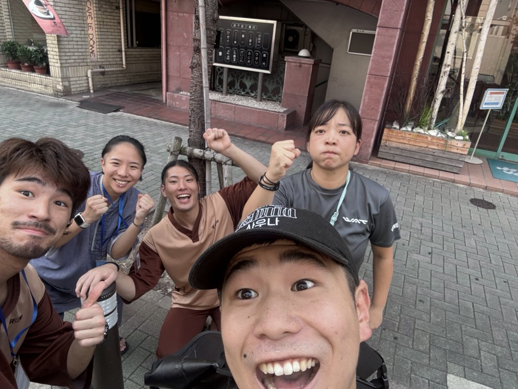 ドイツに向けて出発🇩🇪✈️

会社を背負って精一杯やり切り、サウナマスターとして一回り成長して帰ってこれるよう頑張ります🔥

店舗ではスペシャルな代表イベントがまだまだ続きますので、お楽しみください！

いってきます🫡