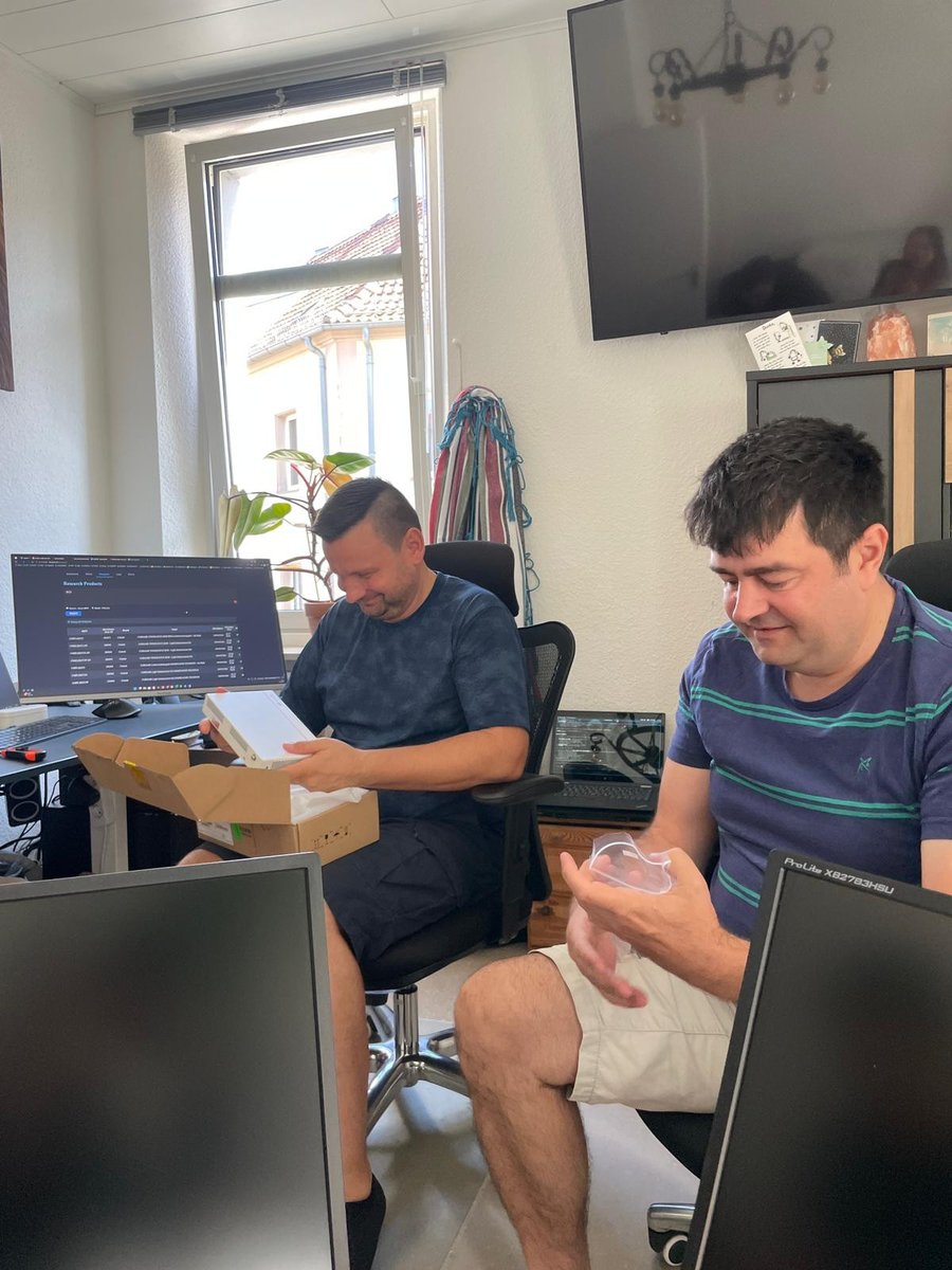 🚀 HUAWEI eKit meets Nürnberg: Neue Partnerschaft für KMU-Digitalisierung

Großartiger Austausch heute: Oleksandr Skrylov und Violet Wei Lu von HUAWEI Deutschland waren bei uns zu Gast, um die innovative eKit-Produktlinie vorzustellen.

#DigitalTransformation #Huawei #KMU #eKit