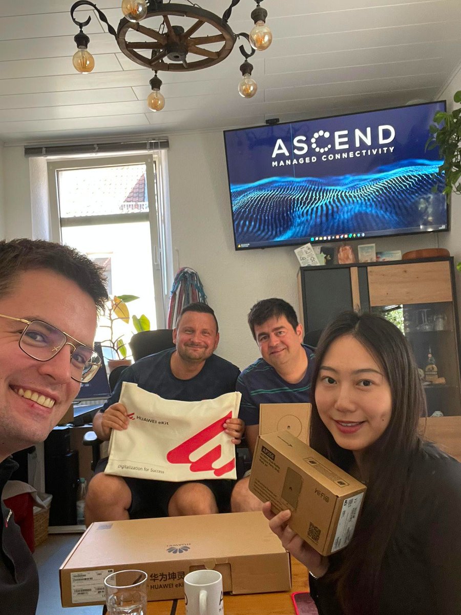 ASCEND_Germany's tweet photo. 🚀 HUAWEI eKit meets Nürnberg: Neue Partnerschaft für KMU-Digitalisierung

Großartiger Austausch heute: Oleksandr Skrylov und Violet Wei Lu von HUAWEI Deutschland waren bei uns zu Gast, um die innovative eKit-Produktlinie vorzustellen.

#DigitalTransformation #Huawei #KMU #eKit https://t.co/gSOFs1L3YH