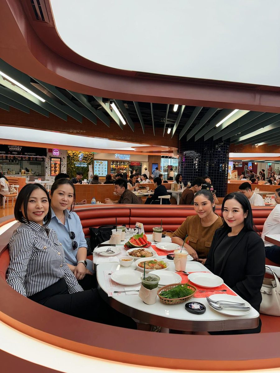 benhamandreeves's tweet image. Great catch-up between our Thailand 🇹🇭 and Malaysia 🇲🇾 teams this week. Always good to share ideas, swap stories and learn from each other!

It’s these connections that make our global work feel a little more local.

#BenhamReeves #TeamCatchUp #GlobalConnections