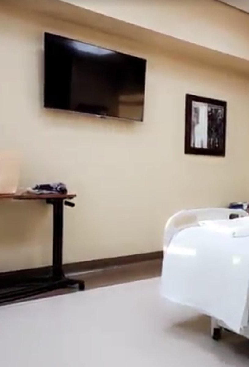 #خروج 🌹🍃

استاذنكم فترة وبأذن الله يعطينا ويعطيكم كل صحه وسعادة 
عندي موعد عملية تأجلت كم شهر 
والحين جاء موعدها اليوم اذا الله
كاتب ليه تعدي بخير ورجعه رجعت الحسابي وكلي فخر فيكم خوات واخوان جعل ربي يسعدكم جميع 
ماشفت منكم الا كل خير واحترام 🙏🏻