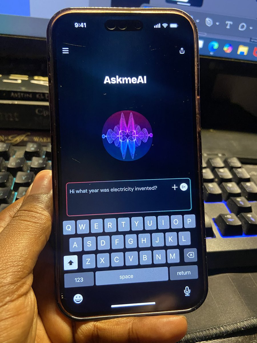 Tegadesigns's tweet photo. AskmeAI 🔮✨ An AI assistant app https://t.co/Vpj4RxBF6C
