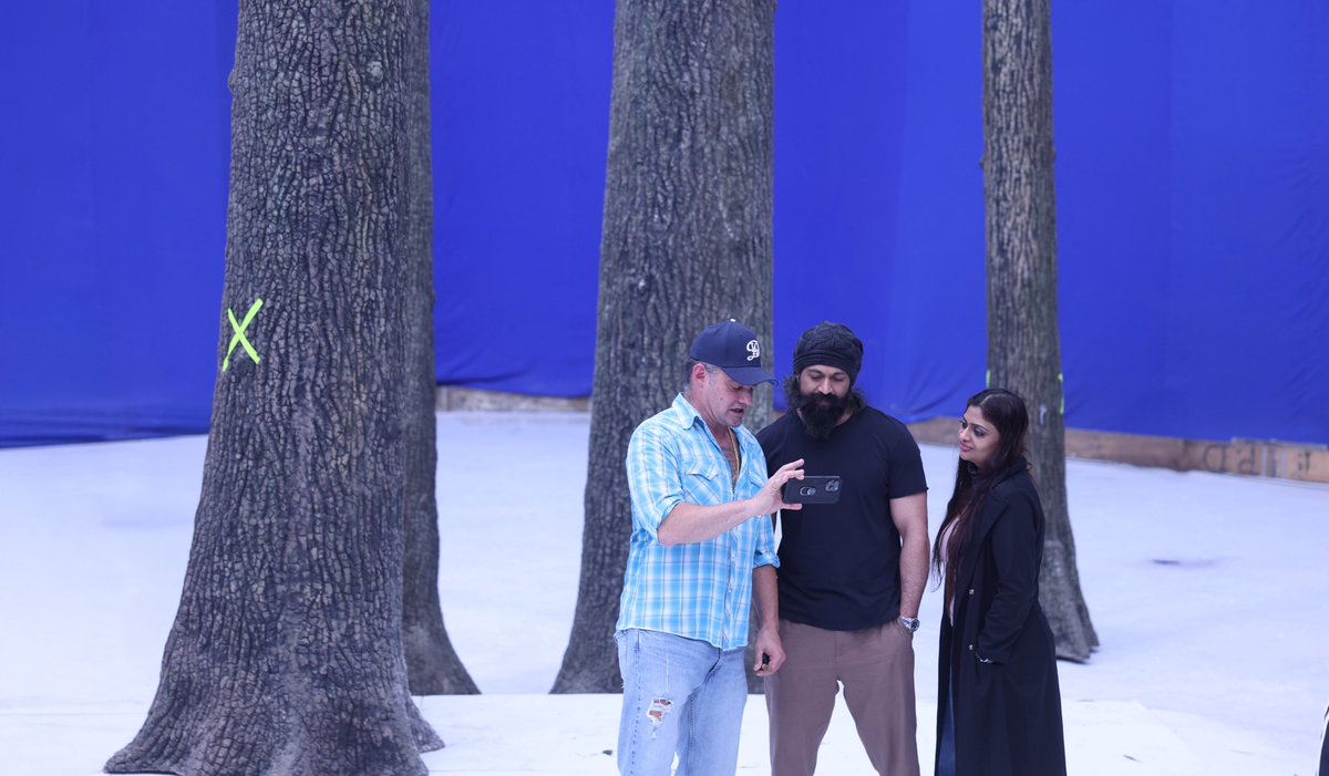 Sathishakumar14's tweet image. Somewhere between the Chaos…the magic is born ❤️‍🔥

#ToxicTheMovie #TOXIC 
@TheNameIsYash #GeetuMohandas #JJPerry @KVNProductions #MonsterMindCreations @Toxic_themovie