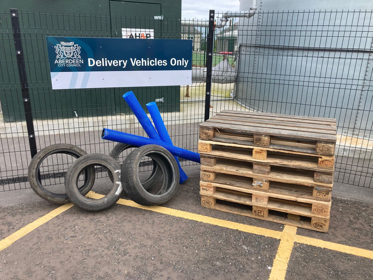Last week we were delighted to provide materials to Greyhope Primary School in Torry for use in their playground. By repurposing resources in this way, we’re not only supporting children’s play and creativity but also helping drive more sustainable solutions higher up the waste