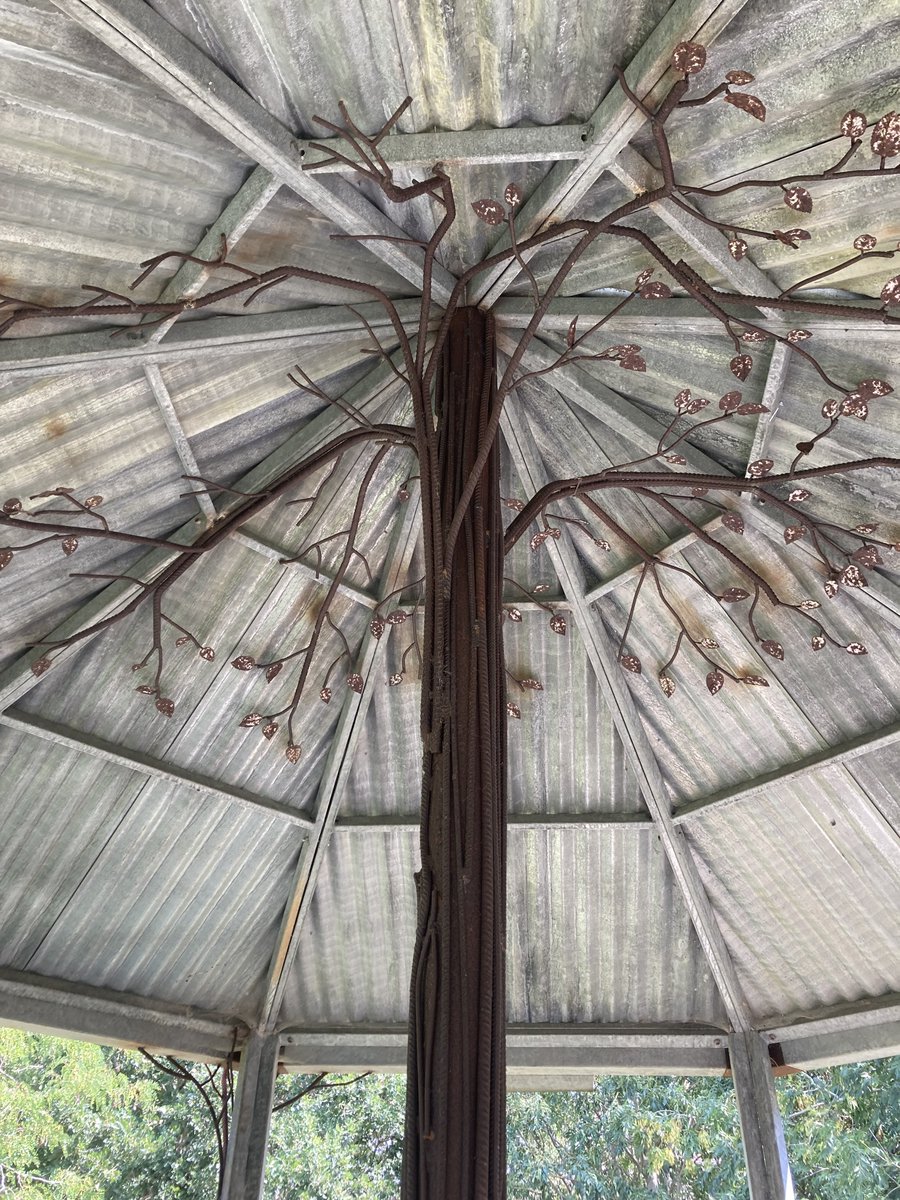 dear_sneezing's tweet image. Happy  Bank  Holiday  Monday 
#WhitePoppy #GKCC 
#IronArt 
🐻‍❄️🥛🤍🏏🐻‍❄️🥛🤍🏏🐻‍❄️🥛🤍🏏